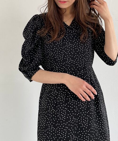 MAJESTIC LEGON（マジェスティックレゴン）の「オトナパターンIラインワンピース（ワンピース・レディース・ブラック系その他/イエロー系その他/ホワイト系その他2/ブルー系その他2・SMALL/MEDIUM）」の14枚目の写真