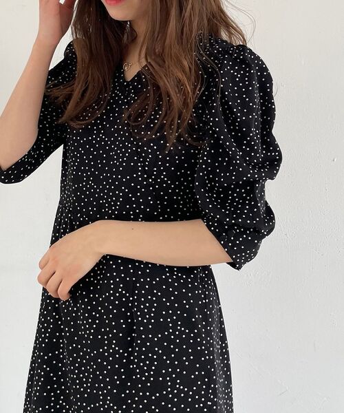 MAJESTIC LEGON（マジェスティックレゴン）の「オトナパターンIラインワンピース（ワンピース・レディース・ブラック系その他/イエロー系その他/ホワイト系その他2/ブルー系その他2・SMALL/MEDIUM）」の15枚目の写真