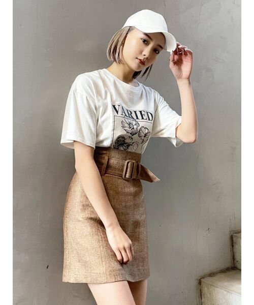 EMODA（エモダ）の「ヴィンテージプリントTシャツ（Tシャツ/カットソー・レディース・ホワイト/ブラック/ブルー・FREE）」の2枚目の写真