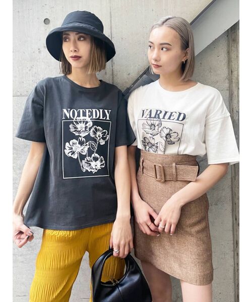 EMODA（エモダ）の「ヴィンテージプリントTシャツ（Tシャツ/カットソー・レディース・ホワイト/ブラック/ブルー・FREE）」の13枚目の写真
