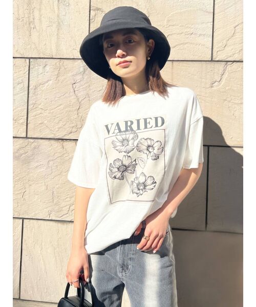 EMODA（エモダ）の「ヴィンテージプリントTシャツ（Tシャツ/カットソー・レディース・ホワイト/ブラック/ブルー・FREE）」の17枚目の写真