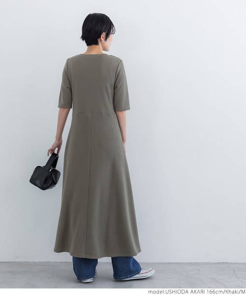 coca(coca)(コカ)の「女っぽラインスウェットワンピース(ワンピース・レディース・カーキ/ブラック・L/M)」の6枚目の写真
