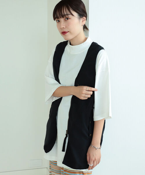 BEAMS BOY(ビームスボーイ)の「BEAMS BOY / リブ ビッグ モックネック ショートスリーブ Tシャツ(Tシャツ/カットソー・レディース・オフホワイト/ブラック/グリーン・FREE)」の4枚目の写真