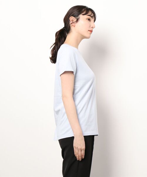 Levi's（リーバイス）の「【Levi's】プリントＴシャツ（Tシャツ/カットソー・レディース・ネイビー・S/M/L）」の2枚目の写真