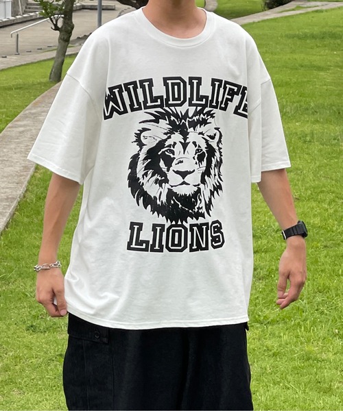 kutir(クティール)の「カレッジロゴライオンTシャツ(Tシャツ/カットソー・メンズ・ブラック/オフホワイト/グリーン・MEDIUM/LARGE)」の2枚目の写真