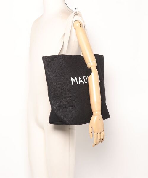 MADULI(マドゥリ)の「MADULI マドゥリ / ロゴプリントビッグトートバッグ ジュートバッグ/ 22561(トートバッグ・レディース・ナチュラル/ブラック・FREE)」の6枚目の写真