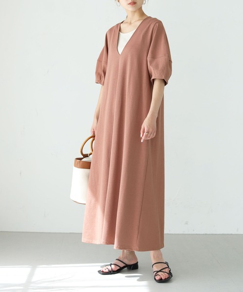 HER CLOSET(ハークローゼット)の「【shemoshelly】深Vネックランタンスリーブワンピース(ワンピース・レディース・チャコールグレー/ブラック/グリーン/テラコッタ・M)」の15枚目の写真