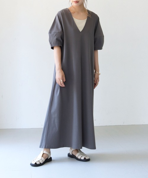 HER CLOSET(ハークローゼット)の「【shemoshelly】深Vネックランタンスリーブワンピース(ワンピース・レディース・チャコールグレー/ブラック/グリーン/テラコッタ・M)」の11枚目の写真