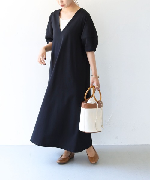 HER CLOSET(ハークローゼット)の「【shemoshelly】深Vネックランタンスリーブワンピース(ワンピース・レディース・チャコールグレー/ブラック/グリーン/テラコッタ・M)」の16枚目の写真