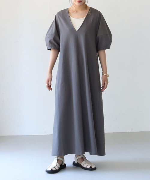 HER CLOSET(ハークローゼット)の「【shemoshelly】深Vネックランタンスリーブワンピース(ワンピース・レディース・チャコールグレー/ブラック/グリーン/テラコッタ・M)」の8枚目の写真