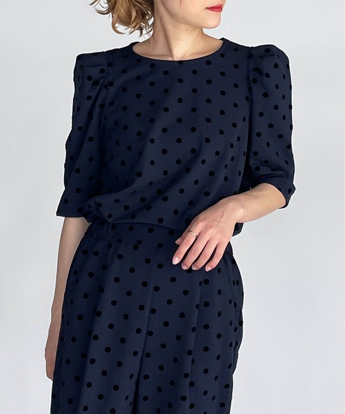 PICCIN（ピッチン）の「フロッキードットタック袖プルオーバー（Tシャツ/カットソー・レディース・ブラック/ネイビー・M）」の2枚目の写真