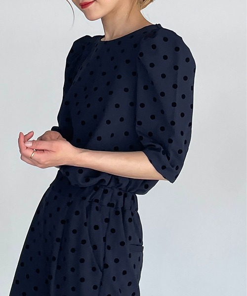 PICCIN（ピッチン）の「フロッキードットタック袖プルオーバー（Tシャツ/カットソー・レディース・ブラック/ネイビー・M）」の4枚目の写真