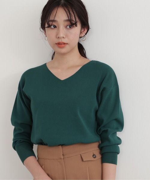 NATURAL BEAUTY BASIC（ナチュラルビューティーベーシック）の「＜総針ベーシックシリーズ＞Ｖネック（ニット/セーター・レディース・ベージュ/ネイビー/オレンジ/グリーン・MEDIUM）」の2枚目の写真