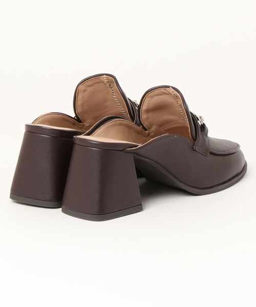 mysty woman(ミスティウーマン)の「ビットヒールミュール 353607(サンダル・レディース・ブラック/ブラウン・MEDIUM/LARGE)」の4枚目の写真