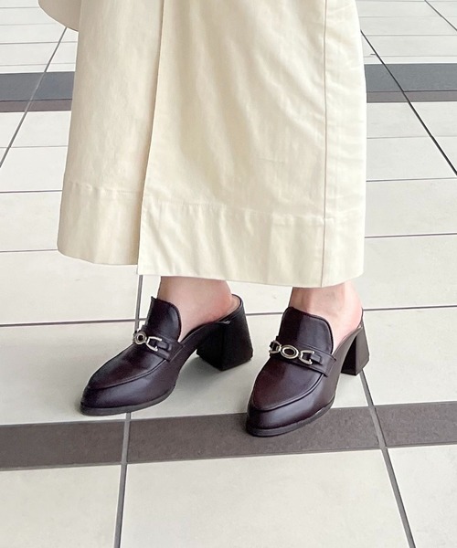 mysty woman(ミスティウーマン)の「ビットヒールミュール 353607(サンダル・レディース・ブラック/ブラウン・MEDIUM/LARGE)」の5枚目の写真