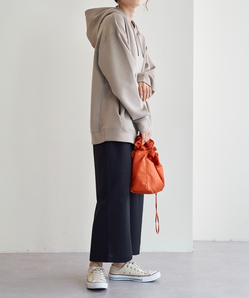 DISCOAT(ディスコート)の「ライトダンボールパーカー(パーカー・レディース・ブラック/モカ/ダークブルー/グレイッシュベージュ・MEDIUM/LARGE)」の21枚目の写真