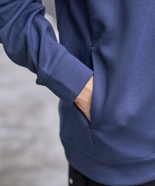 DISCOAT(ディスコート)の「ライトダンボールパーカー(パーカー・レディース・ブラック/モカ/ダークブルー/グレイッシュベージュ・MEDIUM/LARGE)」の17枚目の写真