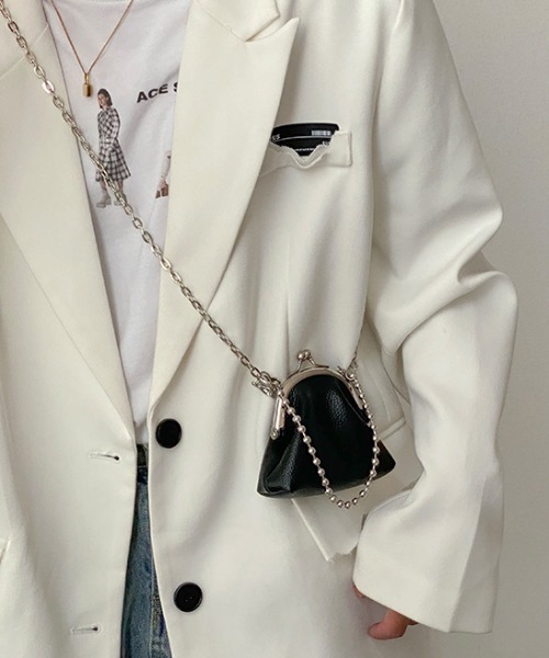 Vipoa（ヴィポア）の「キスロックボールチェーンミニポーチ（ショルダーバッグ・レディース・ブラック・FREE）」の5枚目の写真