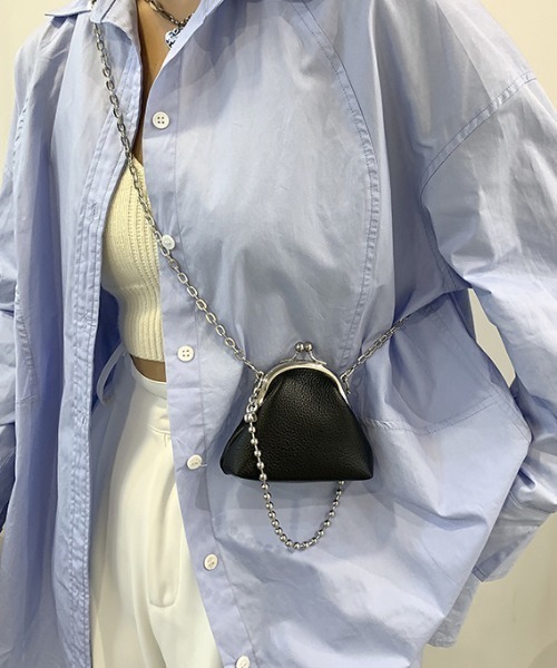 Vipoa（ヴィポア）の「キスロックボールチェーンミニポーチ（ショルダーバッグ・レディース・ブラック・FREE）」の7枚目の写真