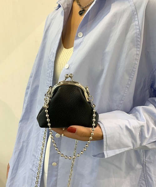 Vipoa（ヴィポア）の「キスロックボールチェーンミニポーチ（ショルダーバッグ・レディース・ブラック・FREE）」の4枚目の写真