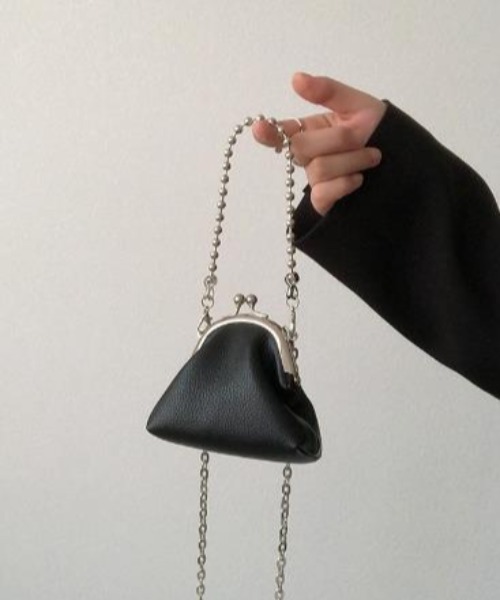 Vipoa（ヴィポア）の「キスロックボールチェーンミニポーチ（ショルダーバッグ・レディース・ブラック・FREE）」の11枚目の写真