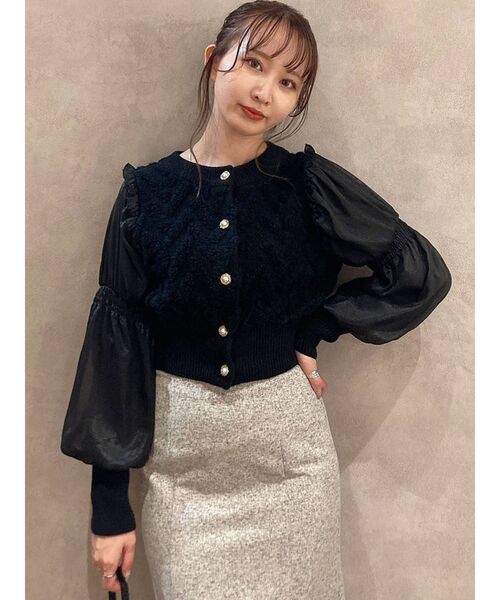 dazzlin（ダズリン）の「パールボタンカーデニットトップス（ニット/セーター・レディース・ブラック/オフホワイト/グレー・FREE）」の5枚目の写真