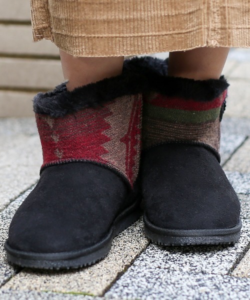 チチカカ（チチカカ）の「ネイティブジャカードムートンブーツ（ブーツ・レディース・ベージュ/ブラック/ブルー・MEDIUM/LARGE）」の5枚目の写真