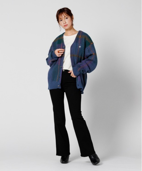 SOMETHING(サムシング)の「【SOMETHING】LISA フレアパンツ (美脚効果 / シンプルコーデ / オールシーズン)(その他パンツ・レディース・ブラック・25inch/29inch/26inch/27inch/28inch/30inch)」の21枚目の写真