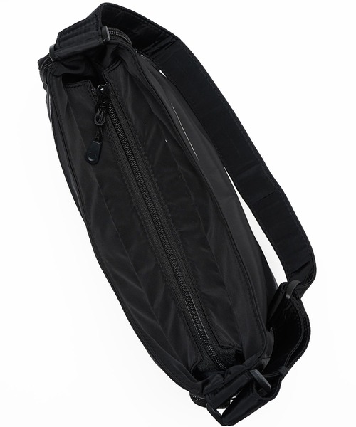 X-girl(エックスガール)の「OVAL LOGO TOTE BAG(トートバッグ・レディース・ブラック/ベージュ・ONE SIZE)」の12枚目の写真