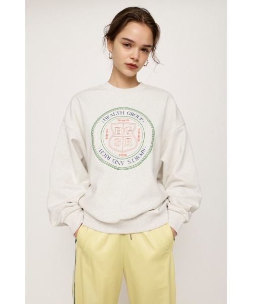 SLY(スライ)の「EMBLEM SWEATSHIRTS エンブレム スウェット プルオーバー(スウェット・レディース・杢グレー/ネイビー・FREE)」の2枚目の写真