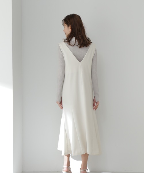 NATURAL BEAUTY BASIC（ナチュラルビューティーベーシック）の「マチ付きフレアジャンスカ（ジャンパースカート・レディース・ベージュ/オフホワイト/ブラック・SMALL/MEDIUM）」の9枚目の写真