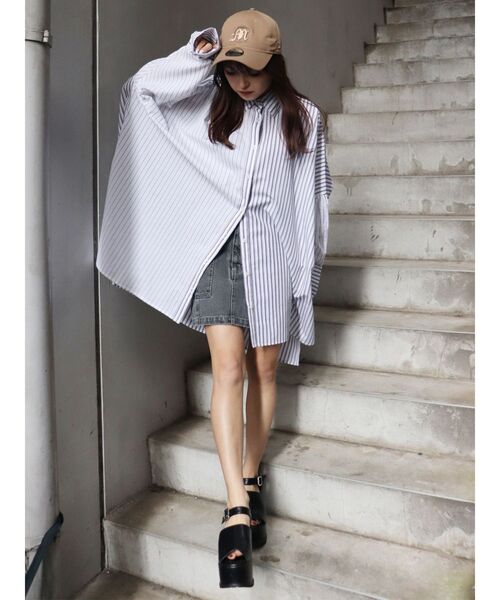 MURUA（ムルーア）の「ブロッキングストライプシャツ（シャツ/ブラウス・レディース・ホワイト/ブルー・FREE）」の21枚目の写真