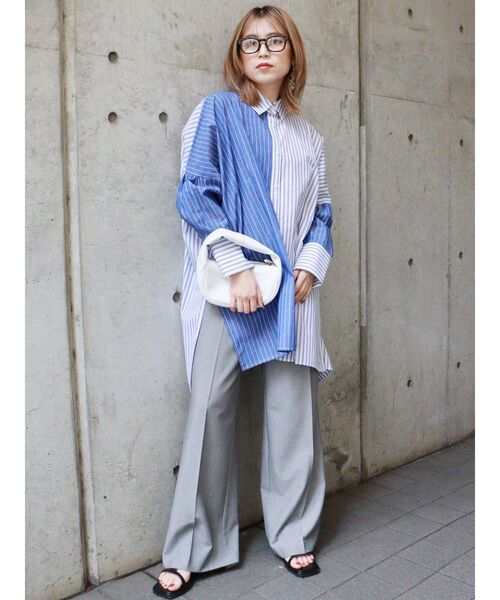 MURUA（ムルーア）の「ブロッキングストライプシャツ（シャツ/ブラウス・レディース・ホワイト/ブルー・FREE）」の3枚目の写真