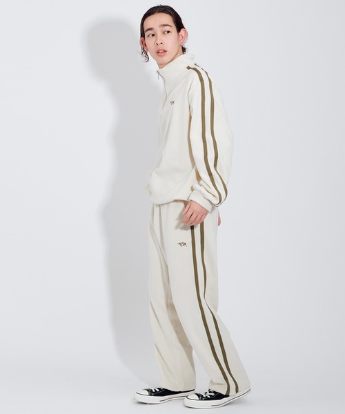 FCMM(エフシーエムエム)の「【日本限定アイテム】FLEECE LINED HALF ZIP/フリースラインハーフジップ(スウェット・メンズ・ネイビー/グリーン/アイボリー・LARGE/MEDIUM)」の4枚目の写真