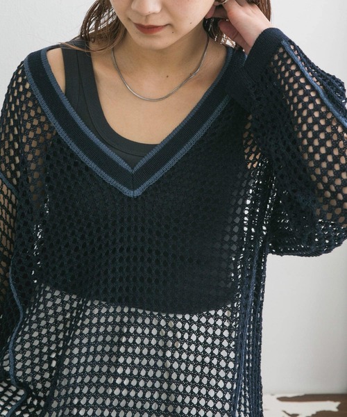 KBF（ケイビーエフ）の「illi　カップインUネックタンクトップ（タンクトップ・レディース・オレンジ系その他/オフホワイト/チャコールグレー・ONE）」の2枚目の写真