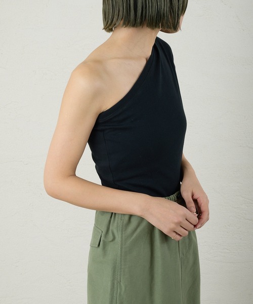 Omekashi(オメカシ)の「【earthy_ 】ワンショルTシャツ(Tシャツ/カットソー・レディース・オフホワイト/ブラック・FREE)」の3枚目の写真