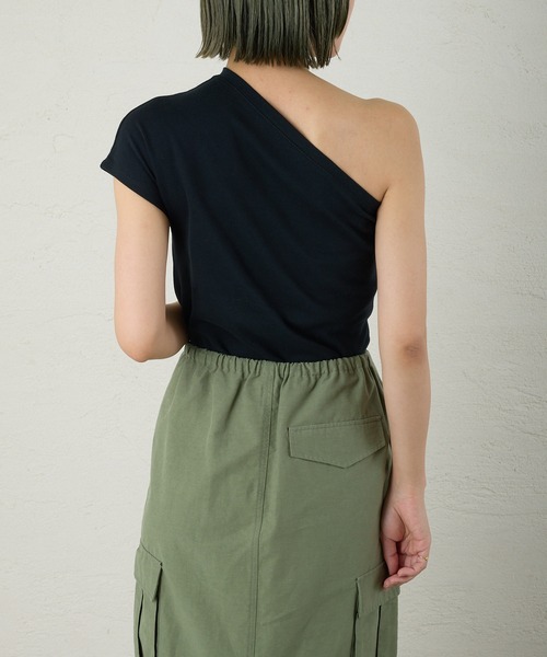 Omekashi(オメカシ)の「【earthy_ 】ワンショルTシャツ(Tシャツ/カットソー・レディース・オフホワイト/ブラック・FREE)」の5枚目の写真