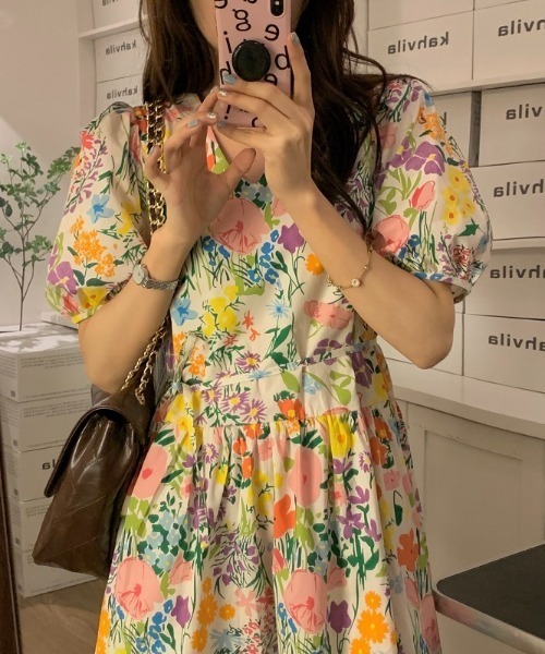 N.s(エヌドットエス)の「花柄Vネックワンピース(ワンピース・レディース・ホワイト・FREE)」の2枚目の写真