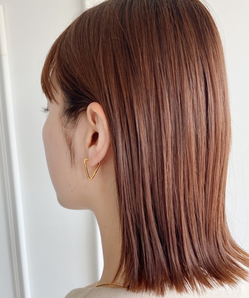 thank U more(サンキューモア)の「【サージカルステンレス】トリゴンフープピアス(ピアス(両耳用)・レディース・ゴールド/シルバー・FREE)」の3枚目の写真