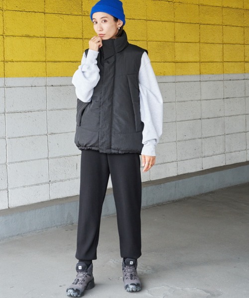 Auntie Rosa Holiday（アンティローザホリデー）の「中綿スタンドオーバーサイズベスト（ダウンベスト・レディース・ブラック/アイボリー・FREE）」の8枚目の写真