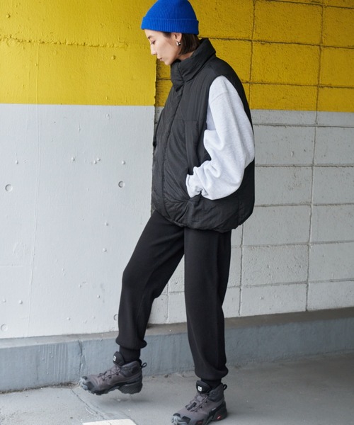 Auntie Rosa Holiday（アンティローザホリデー）の「中綿スタンドオーバーサイズベスト（ダウンベスト・レディース・ブラック/アイボリー・FREE）」の12枚目の写真