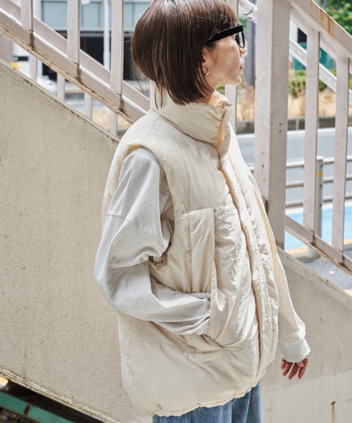 Auntie Rosa Holiday（アンティローザホリデー）の「中綿スタンドオーバーサイズベスト（ダウンベスト・レディース・ブラック/アイボリー・FREE）」の15枚目の写真