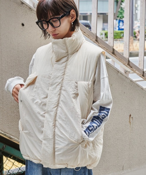 Auntie Rosa Holiday（アンティローザホリデー）の「中綿スタンドオーバーサイズベスト（ダウンベスト・レディース・ブラック/アイボリー・FREE）」の14枚目の写真