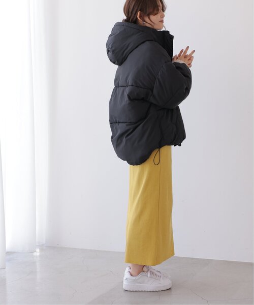 frames RAY CASSIN(フレームスレイカズン)の「裾ラウンドフェイクダウン(ダウンジャケット/コート・レディース・ベージュ/キナリ/ブラック・FREE)」の4枚目の写真