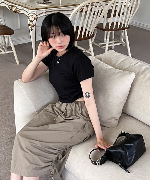 by muni:r（バイ ムニール）の「ナイロンカーゴストリングロングスカート（スカート・レディース・カーキ/ブラック/グレー/ベージュ・FREE）」の7枚目の写真