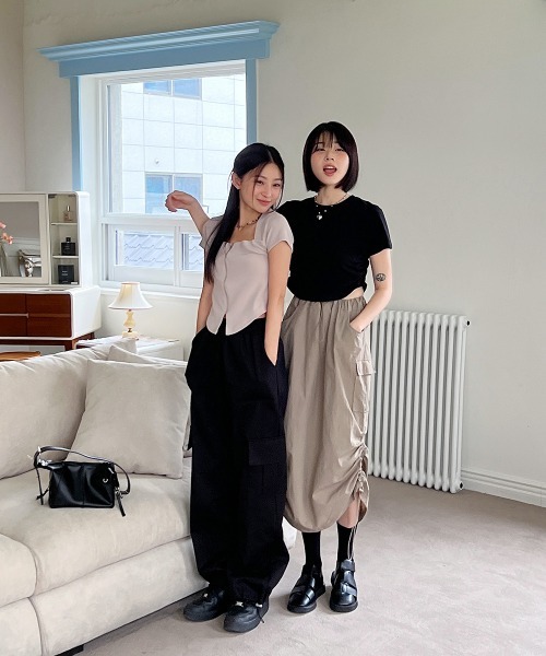 by muni:r（バイ ムニール）の「ナイロンカーゴストリングロングスカート（スカート・レディース・カーキ/ブラック/グレー/ベージュ・FREE）」の10枚目の写真