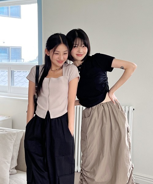 by muni:r（バイ ムニール）の「ナイロンカーゴストリングロングスカート（スカート・レディース・カーキ/ブラック/グレー/ベージュ・FREE）」の11枚目の写真