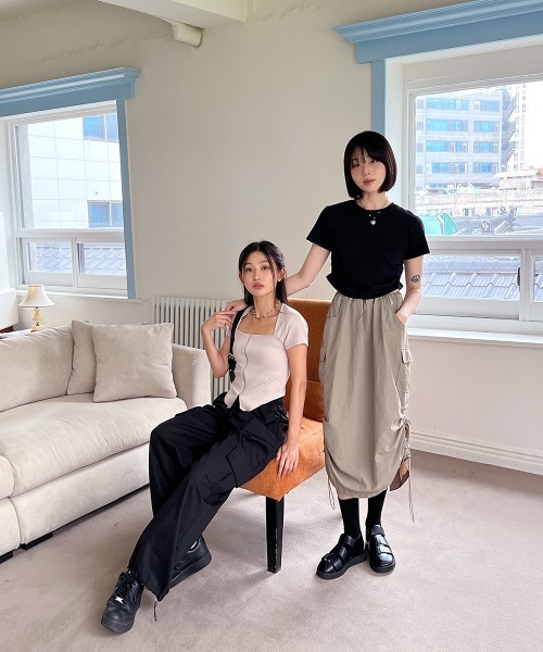 by muni:r（バイ ムニール）の「ナイロンカーゴストリングロングスカート（スカート・レディース・カーキ/ブラック/グレー/ベージュ・FREE）」の13枚目の写真