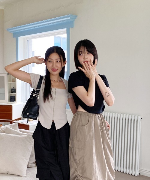 by muni:r（バイ ムニール）の「ナイロンカーゴストリングロングスカート（スカート・レディース・カーキ/ブラック/グレー/ベージュ・FREE）」の16枚目の写真