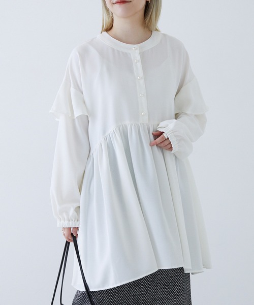 LAVEANGE（ラビアンジェ）の「ギャザーフレアチュニックブラウス（シャツ/ブラウス・レディース・ブラック/オフホワイト/カーキ・4L/M/LL/3L/5L）」の4枚目の写真